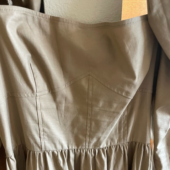 Reformation Luce dress, size 6 - Picture 6 of 9